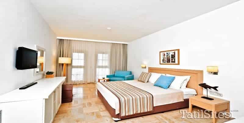 İzer Hotel Beach Club